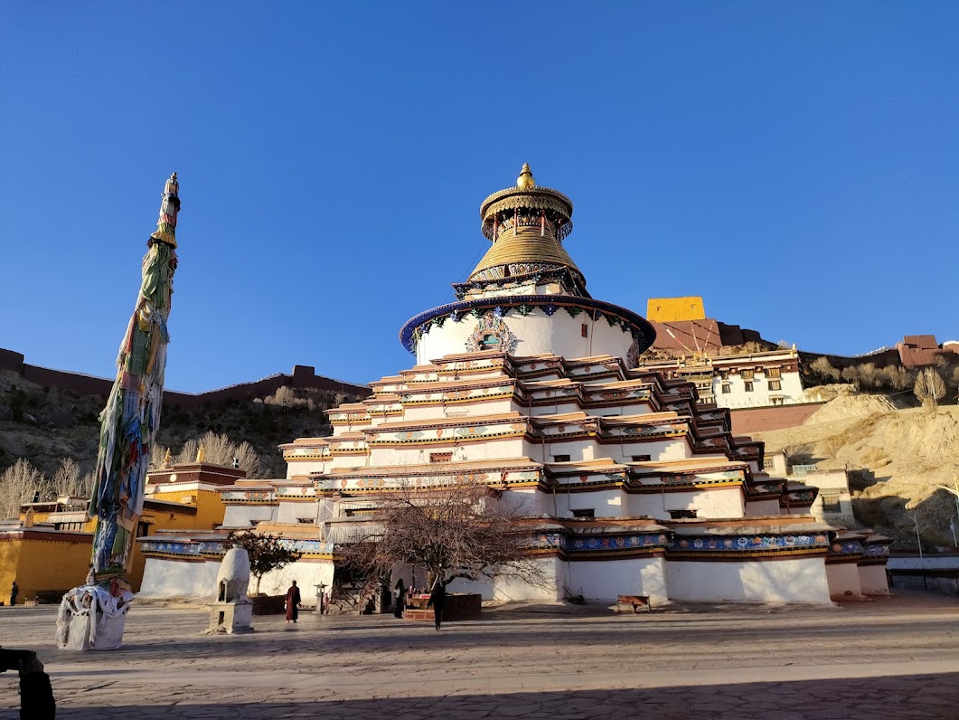仏塔の回廊をコルラするだけでご利益がありそうなパンコル・チューデ