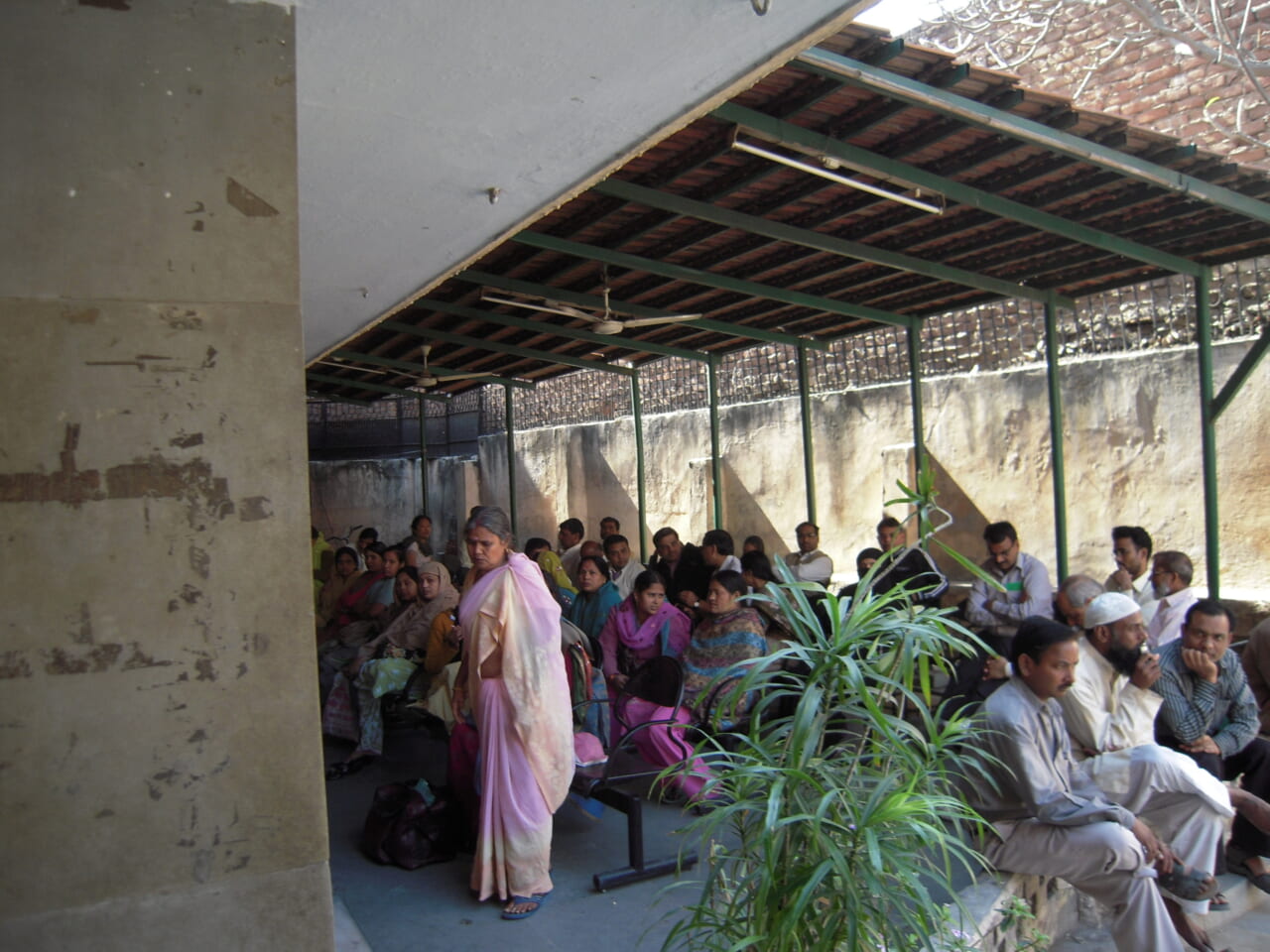 ニザムディーン分院の待合室　2011年