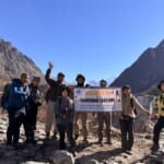 雪襞が美しいガンチェンポを背にランタン村（3455ｍ）にて。