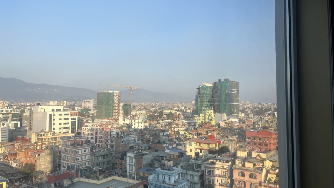 焼き討ちにあったヒルトンホテル