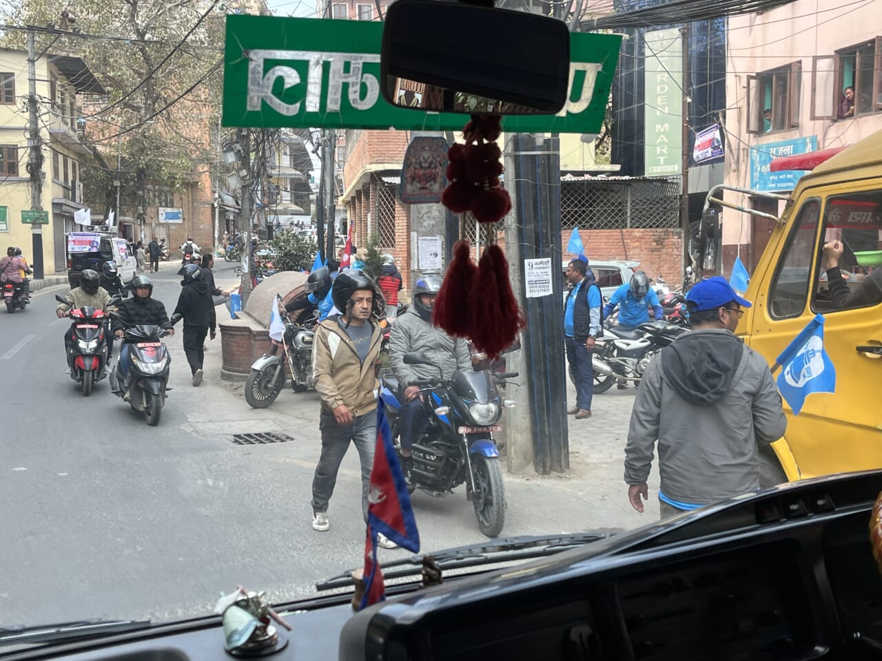 キルティプルでも選挙活動中