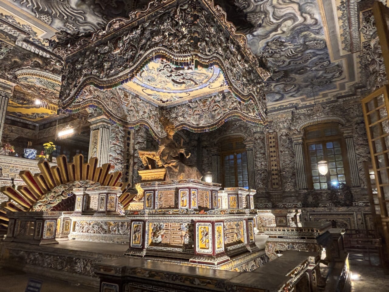 東洋と西洋が入り混じった建築様式 カイディン帝廟