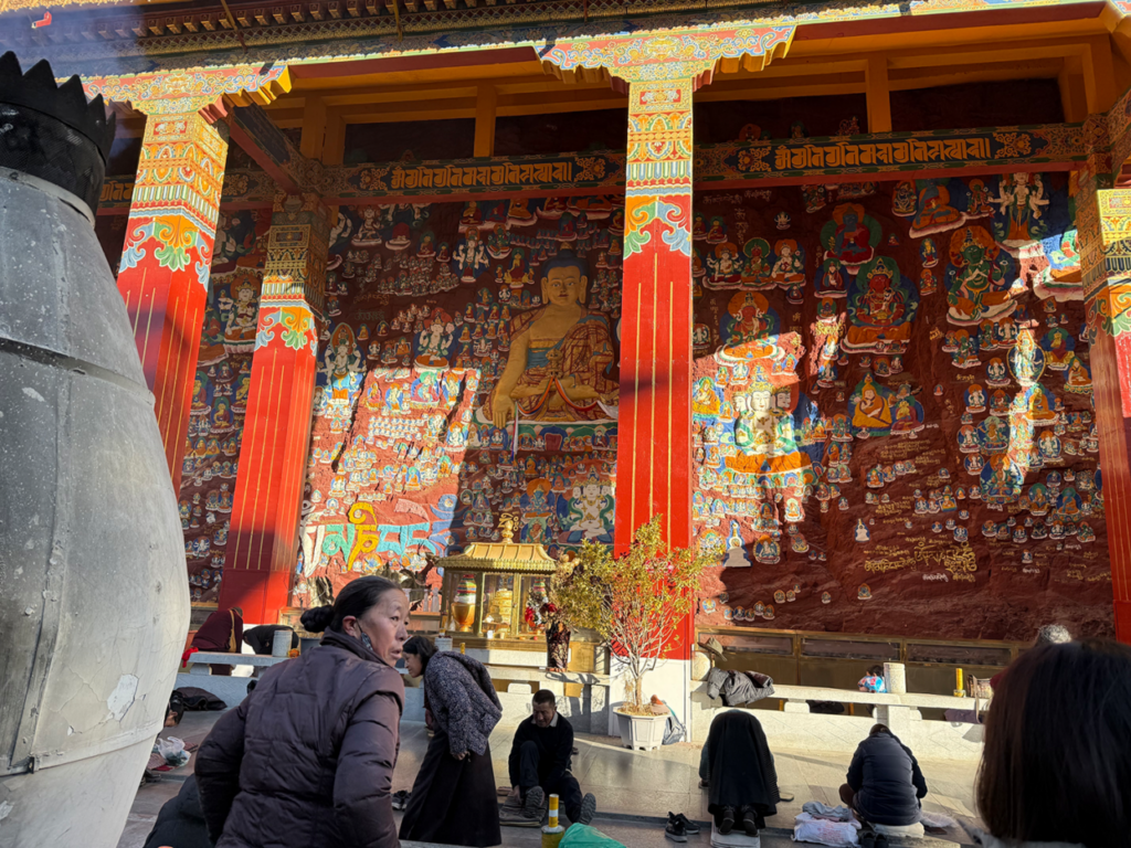 【風の便り】冬のチベット仏教巡礼レポート：初めてでも安心な現地ガイドの解説と祈りの文化体験