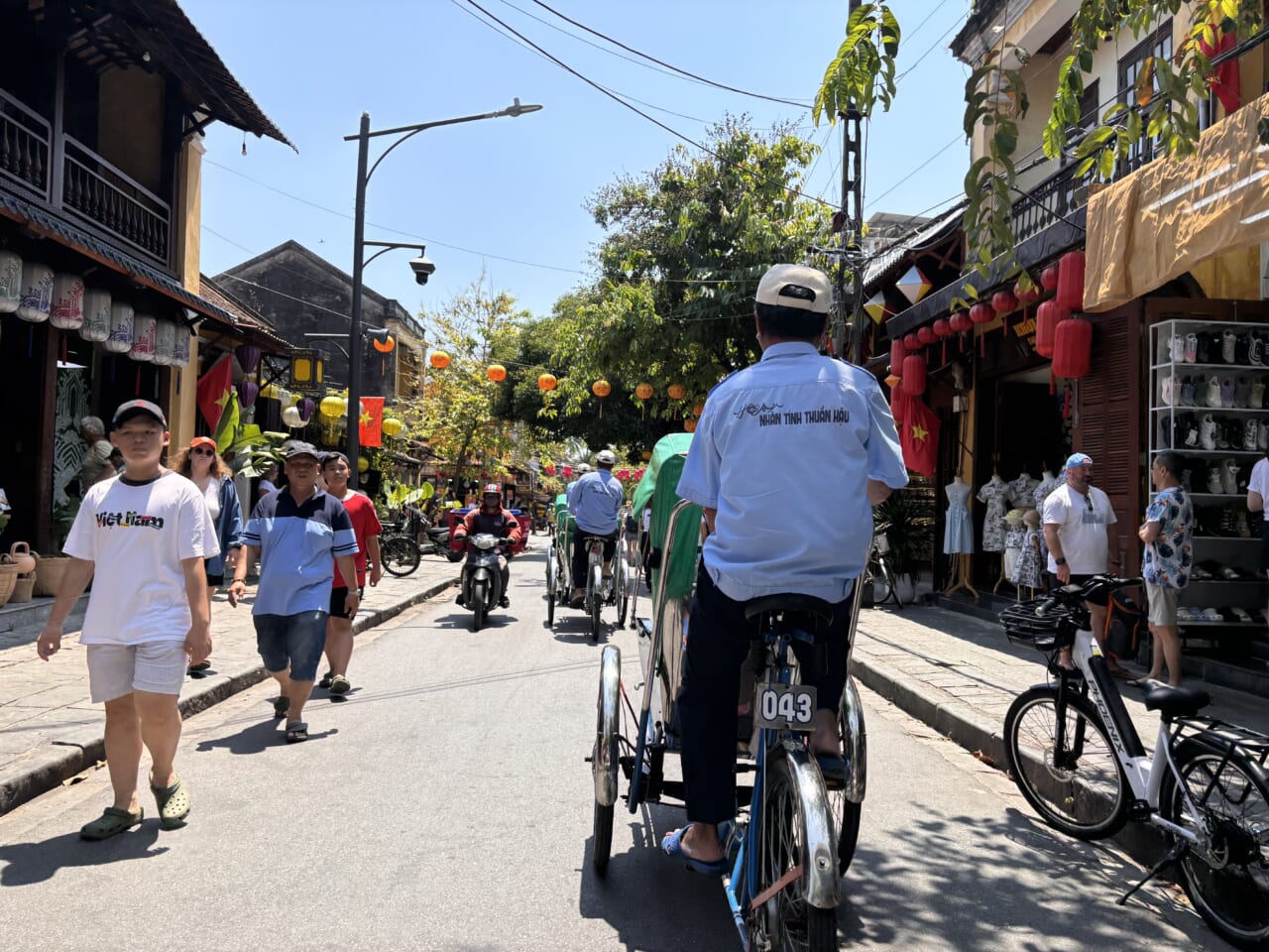 シクロに乗って旧市街散策