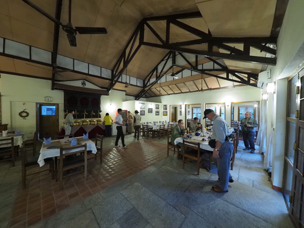 お食事はレストラン棟でバイキング形式がメイン